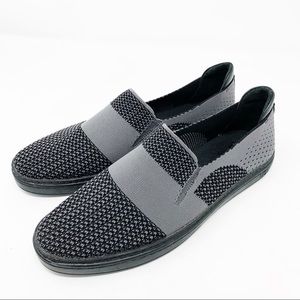 UGG Fashion Sneaker Sammy Slip-on Black 9 NEW